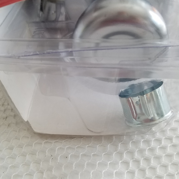 New Sealed Kwikset Tylo Hall & Closet Door Knob Satin Chrome Style 92001-514 - Picture 9 of 9